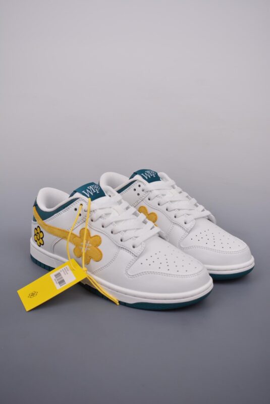 运动鞋, RO, KD, Dunk Low, Dunk - Wtp Water The Plant 1.0 Dunk Low 鞋子是这段内容中提取出来的全称。
