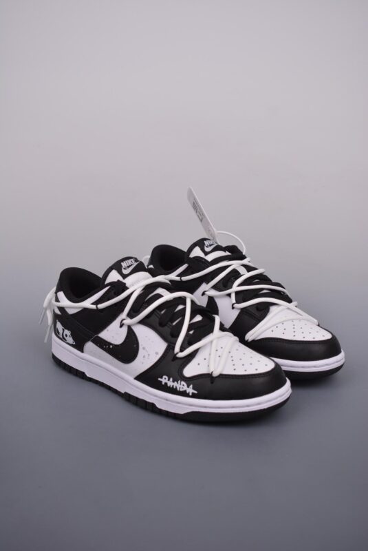 - Nike SB Dunk Low 黑白熊猫 鞋帮低帮 颜色黑白 系列国宝🐼皮贴 货号CW1590 100J