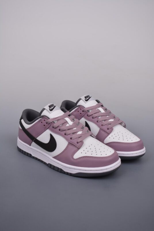 运动鞋, SB Dunk Low, Nike SB Dunk Low, Nike, Dunk Low, Dunk - Nike SB Dunk Low 白紫黑勾 鞋子类型：运动鞋 鞋帮高度：低帮 颜色：白紫黑 货号：DO7413 991HS