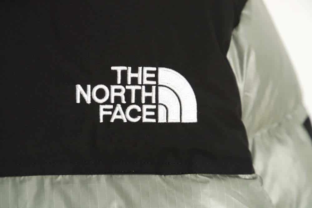 The North Face TNF 23FW 新款 nuptse 1996 光面臂章大格子羽绒服_CM_1