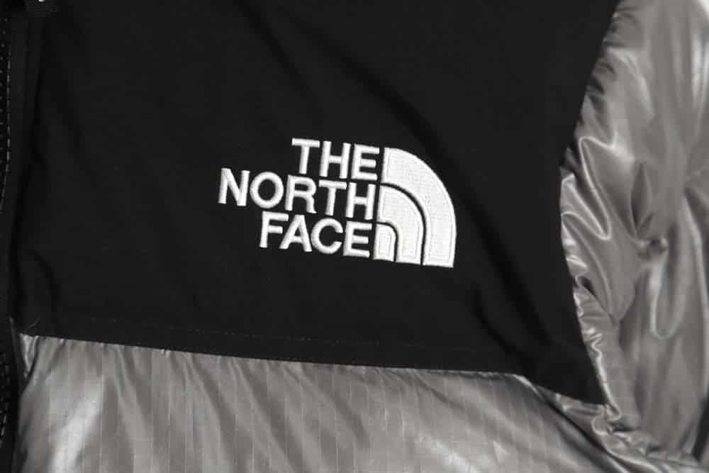 The North Face TNF 23FW 新款 nuptse 1996 光面臂章大格子羽绒服_CM_3