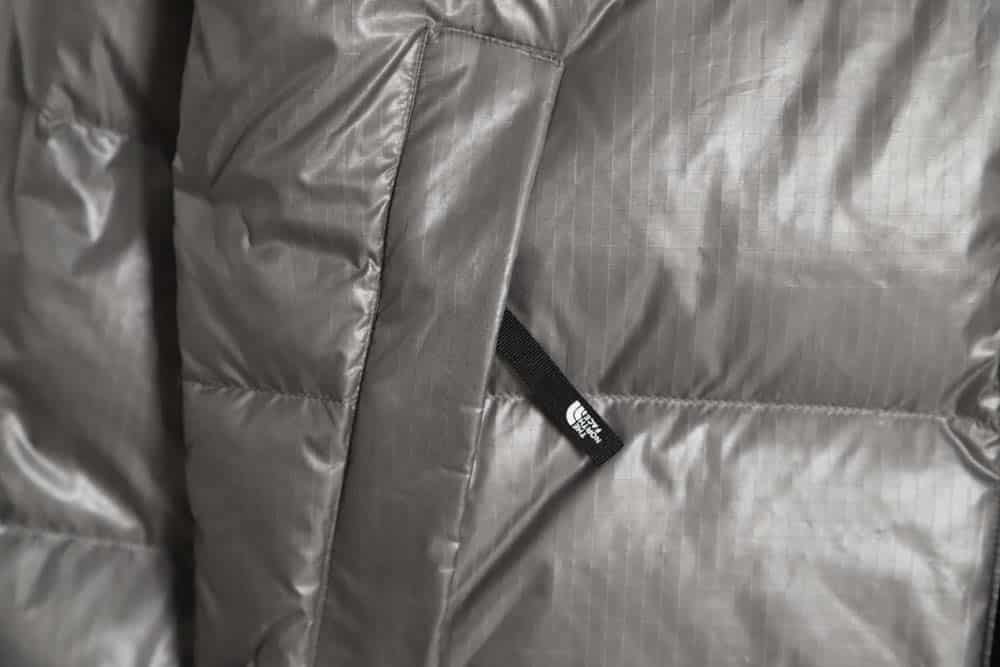 The North Face TNF 23FW 新款 nuptse 1996 光面臂章大格子羽绒服_CM_3