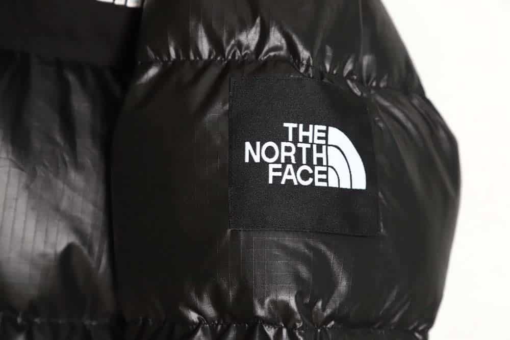 The North Face TNF 23FW 新款 nuptse 1996 光面臂章大格子羽绒服_CM_4