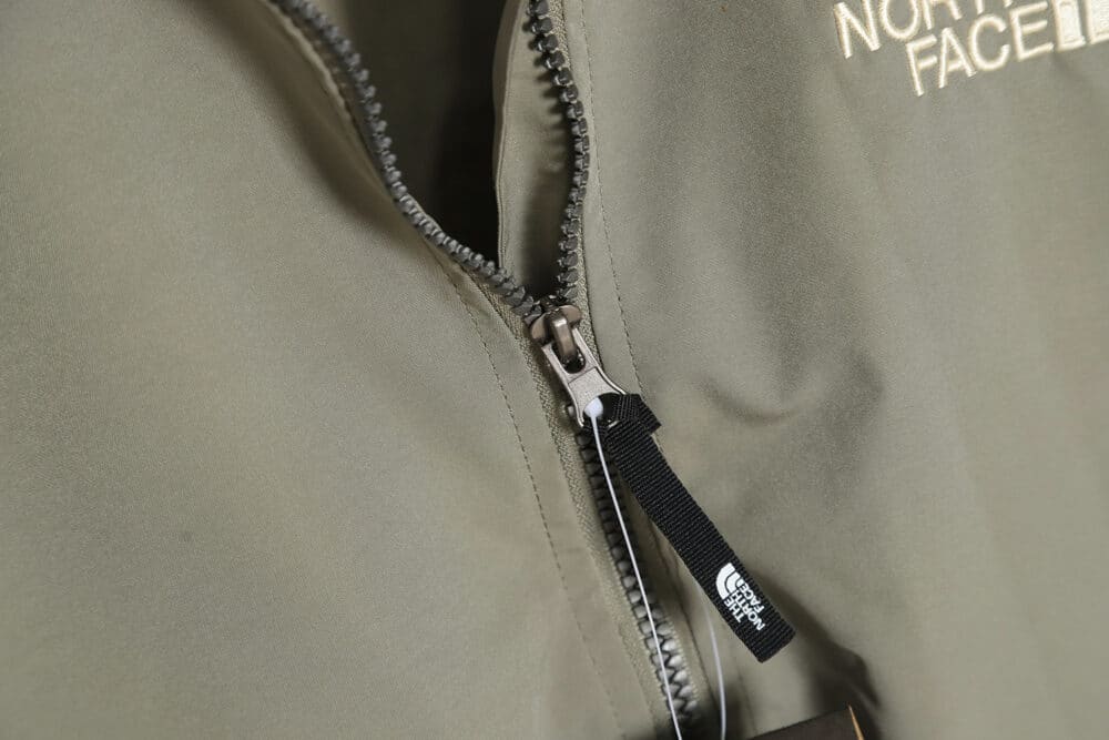 The North Face 纯色运动飞行员夹克