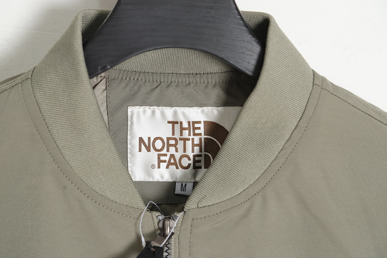 The North Face 纯色运动飞行员夹克 The North Face 纯色运动飞行员夹克