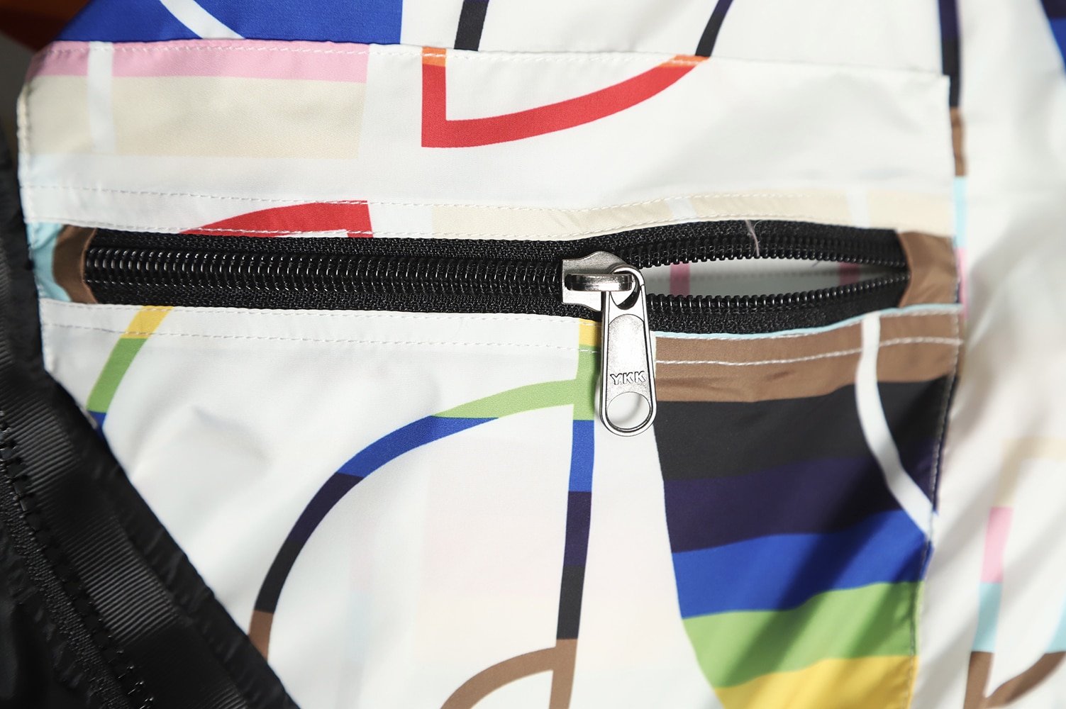 The North Face FW22 1996 复古 Nuptse Pride 夹克 700 Puff 彩虹标志刺绣立领拉链羽绒服 TSK1 The North Face FW22 1996 复古 Nuptse Pride 夹克 700 Puff 彩虹标志刺绣立领拉链羽绒服 TSK1