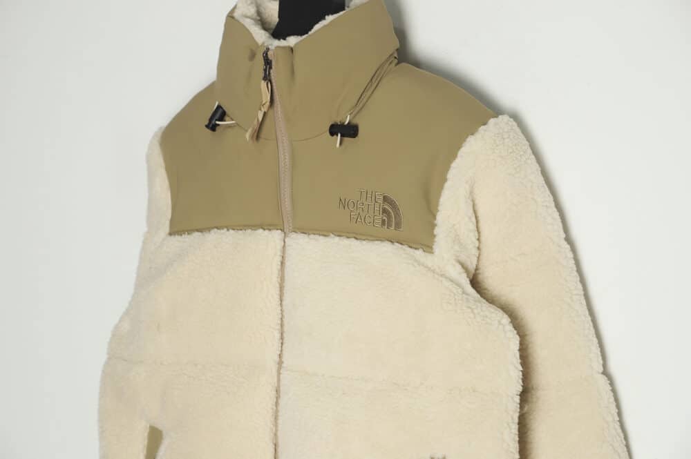 THE NORTH FACE TNF 北羊羔绒羽绒服
