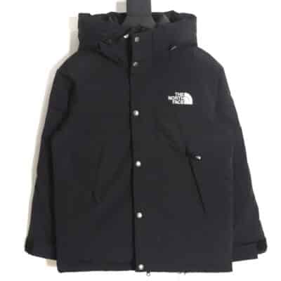 The North Face 1996 Nuptse 经典羽绒服