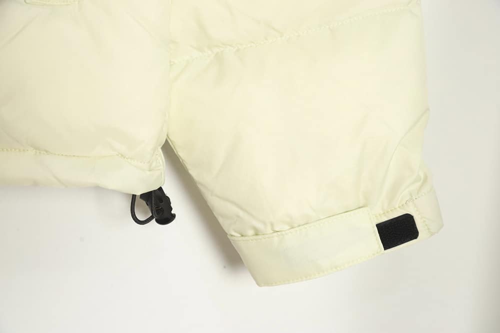 THE NORTH FACE x Brain Dead MountainJacket 联名脑死亡羽绒服