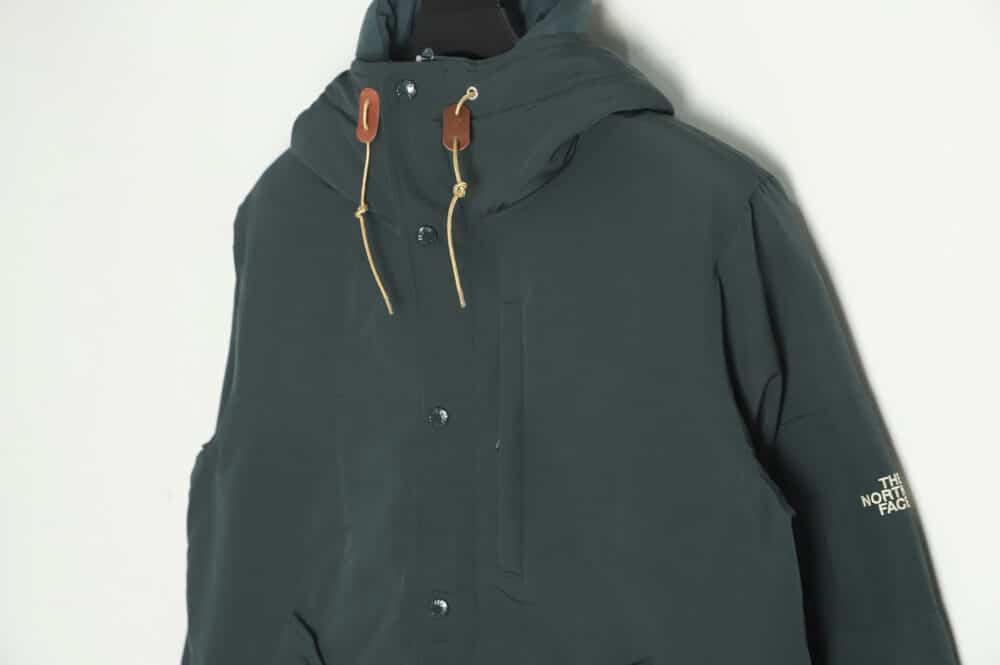 The North Face 22FW 联名紫标羽绒服 TSK1
