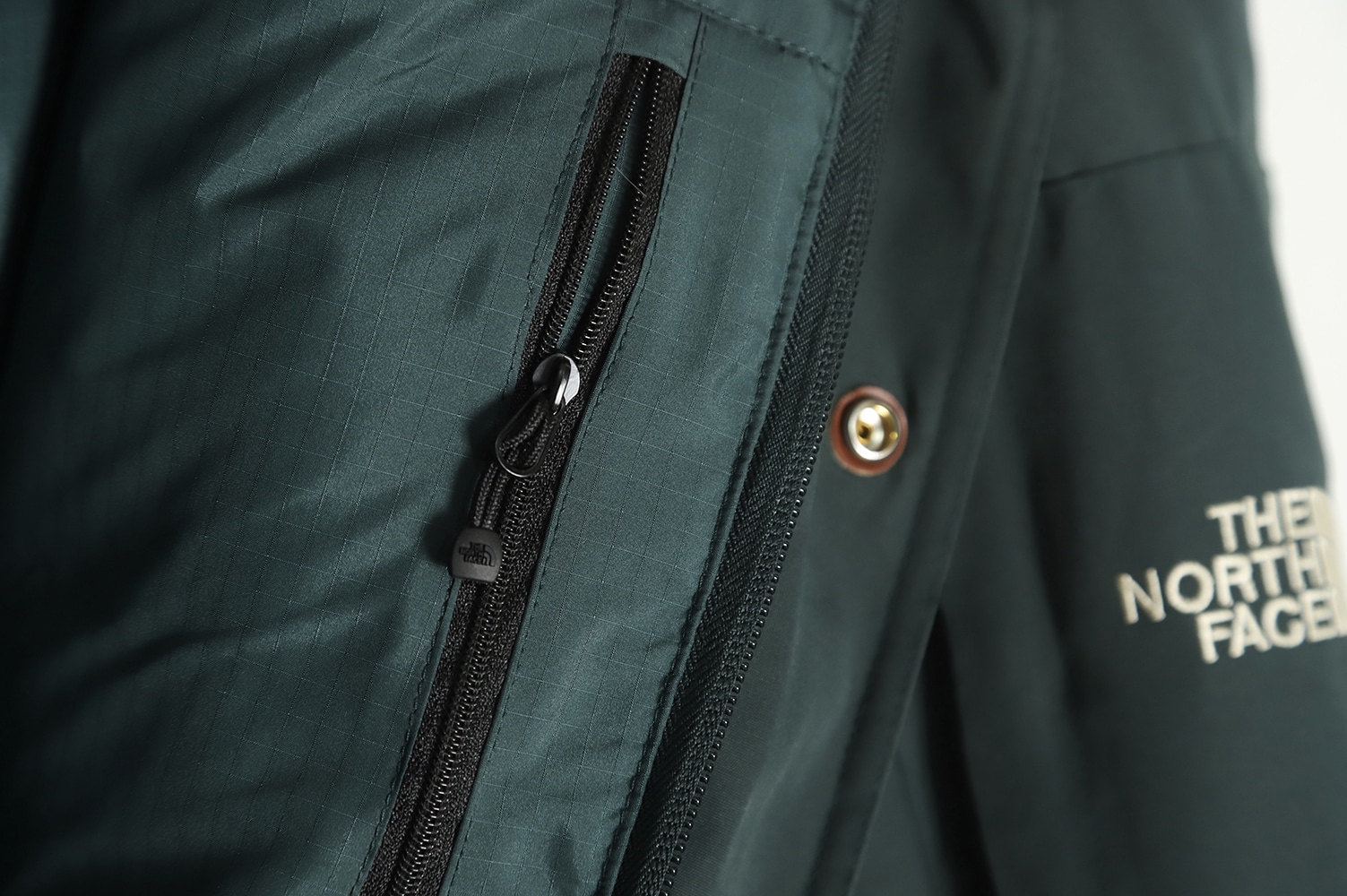 The North Face 22FW 联名紫标羽绒服 TSK1 The North Face 22FW 联名紫标羽绒服 TSK1