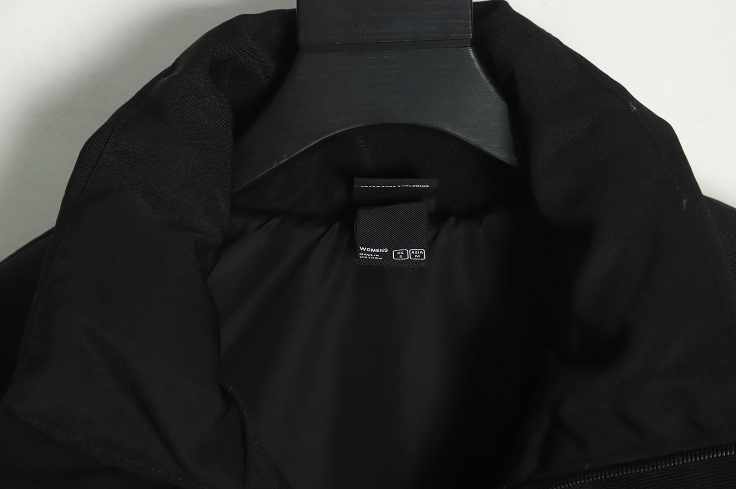 The North Face 拼接撞色大口袋功能风羽绒服 The North Face 拼接撞色大口袋功能风羽绒服