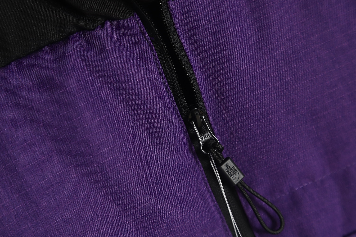 The North Face 拼接撞色大口袋功能风羽绒服 The North Face 拼接撞色大口袋功能风羽绒服