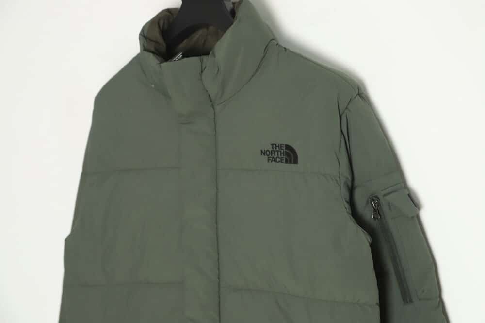 The North Face 22FW 黑标臂袋羽绒服