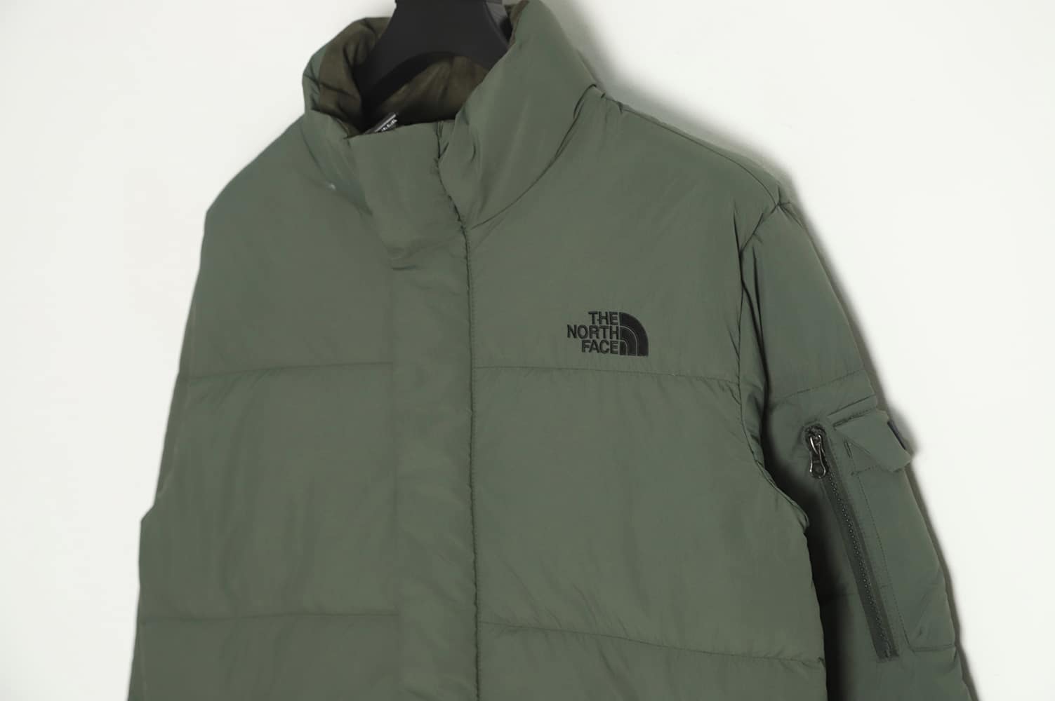 The North Face 22FW 黑标臂袋羽绒服 The North Face 22FW 黑标臂袋羽绒服