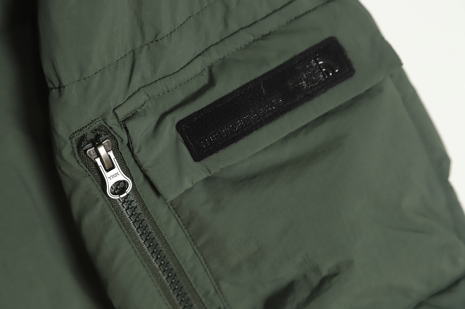 The North Face 22FW 黑标臂袋羽绒服 The North Face 22FW 黑标臂袋羽绒服