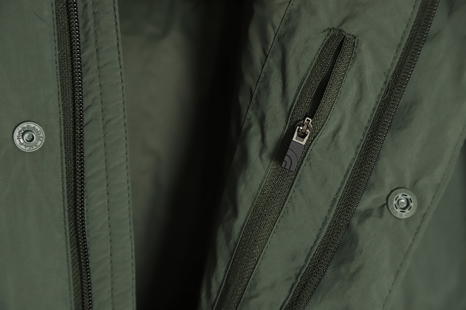 The North Face 22FW 黑标臂袋羽绒服 The North Face 22FW 黑标臂袋羽绒服