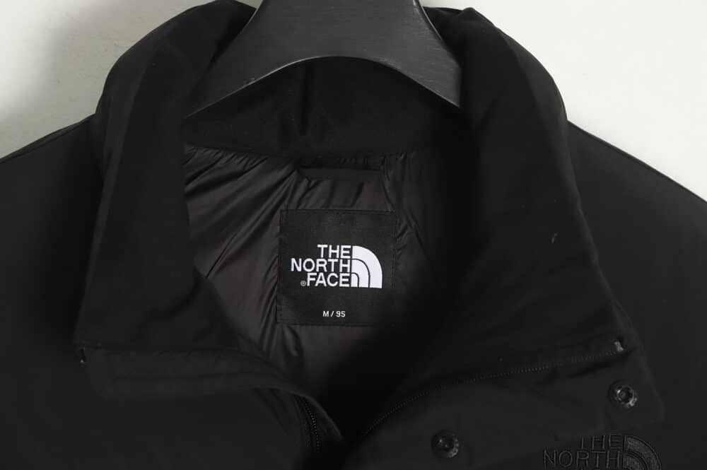 The North Face 22FW 黑标臂袋羽绒服 TSK2