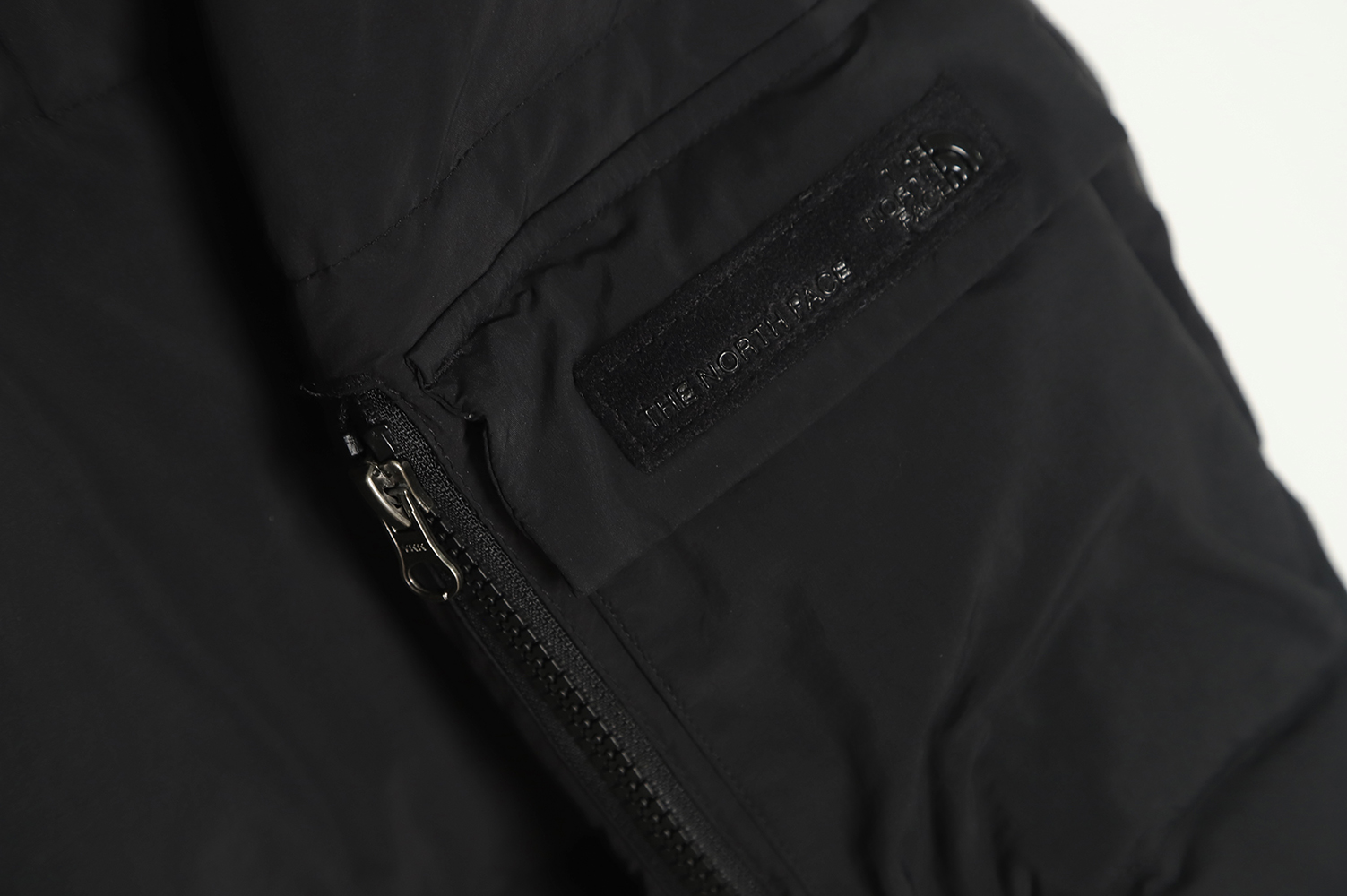 The North Face 22FW 黑标臂袋羽绒服 TSK2 The North Face 22FW 黑标臂袋羽绒服 TSK2
