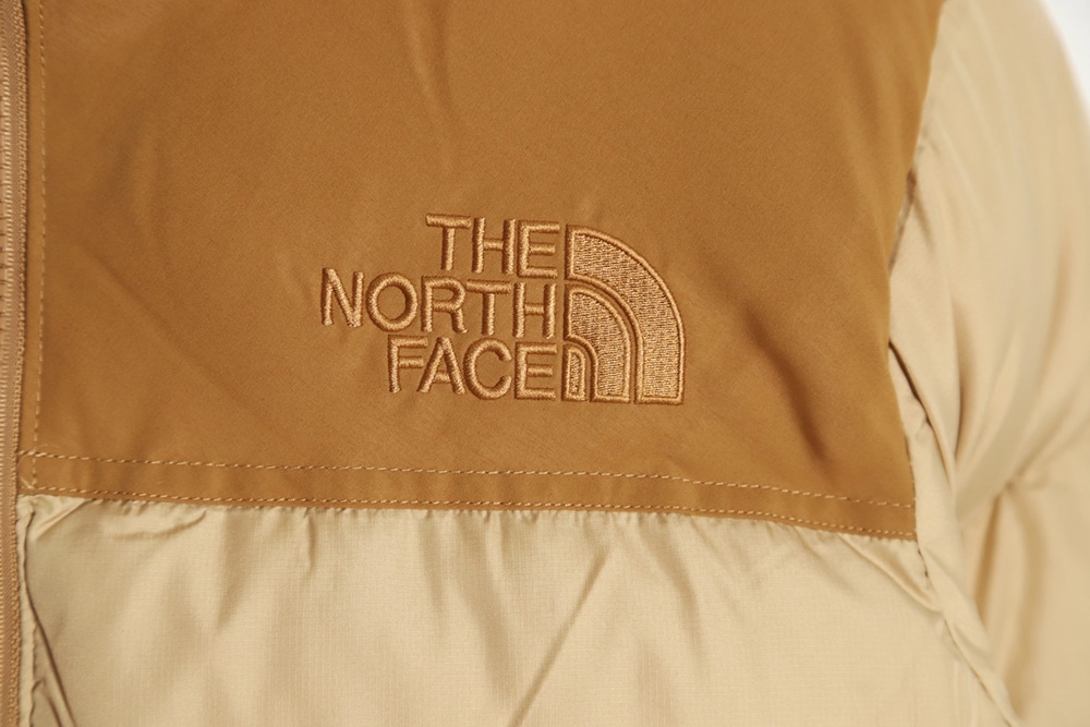 The North Face 1996 Nuptse 经典羽绒服