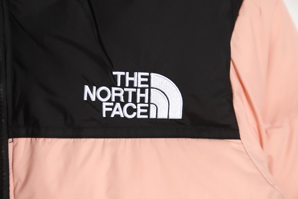 The North Face 1996 Nuptse 经典羽绒服