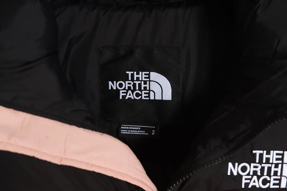 The North Face 1996 Nuptse 经典羽绒服