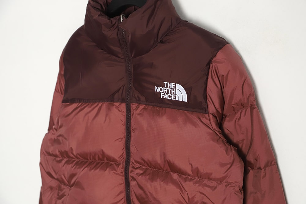 The North Face 1996 Nuptse 经典羽绒服