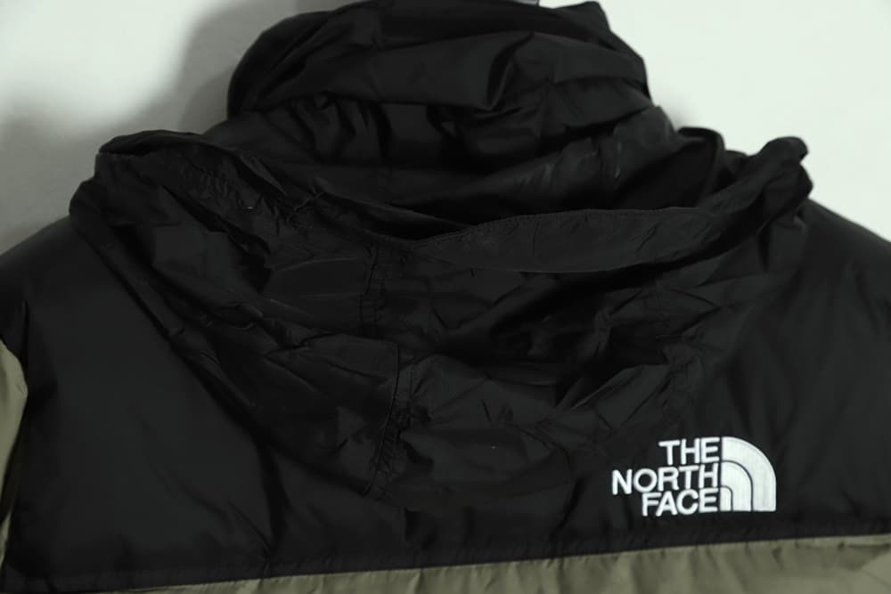 The North Face 1996 Nuptse 经典羽绒服