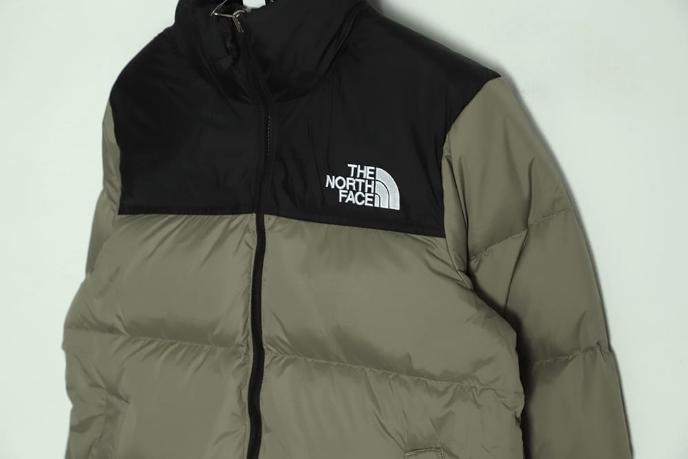 The North Face 1996 Nuptse 经典羽绒服