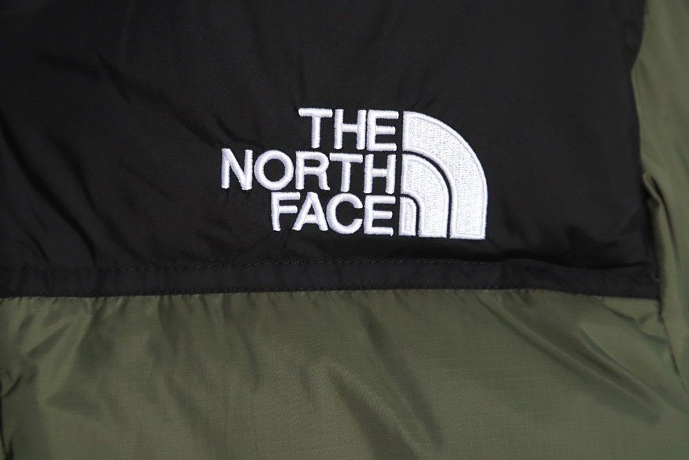 The North Face 1996 Nuptse 经典羽绒服