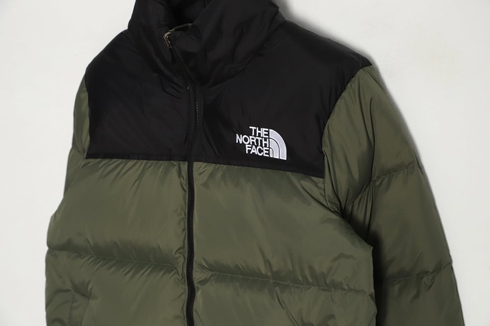 The North Face 1996 Nuptse 经典羽绒服