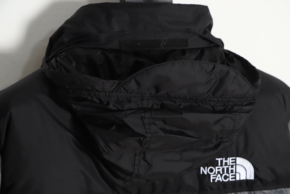 The North Face 1996 Nuptse 经典羽绒服