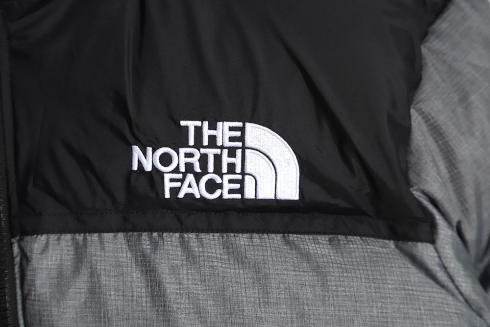 The North Face 1996 Nuptse 经典羽绒服