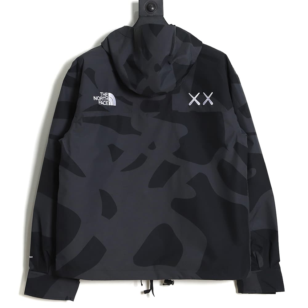 THE NORTH FACE x XX KAWS 联名 FW22 户外拼色硬壳连帽外套 TSK1