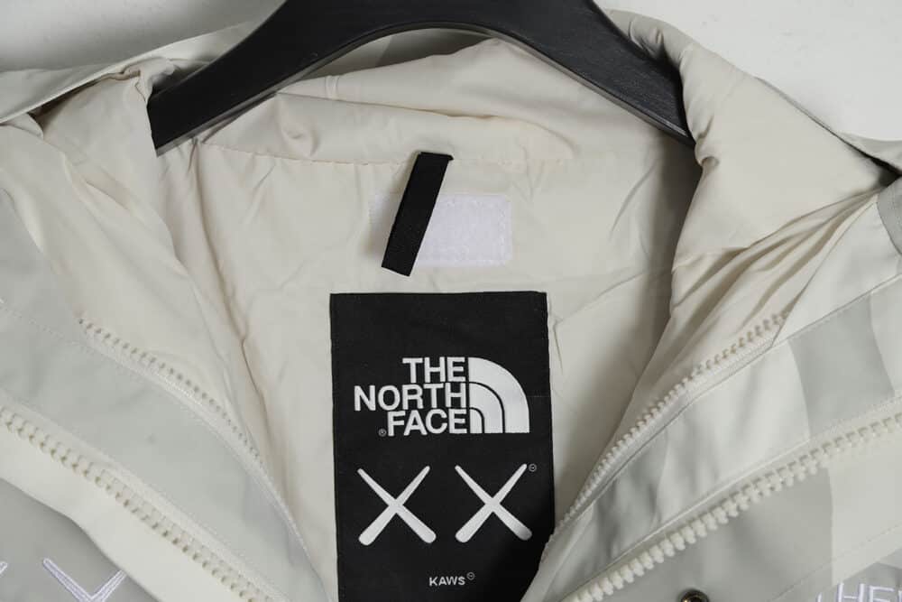 THE NORTH FACE x XX KAWS 联名 FW22 户外拼色硬壳连帽外套