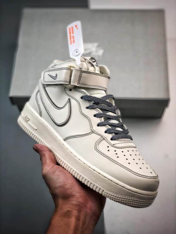 运动鞋, KD, Air Force 1 - 品牌：Air Force
系列：1'07 Mid
鞋子类型：兔八哥深灰3M
鞋帮高度：中帮
货号：BY6899-693