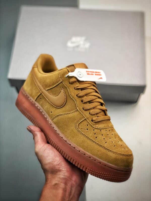 运动鞋, Nike Air Force 1 '07 Low, NIke Air Force 1 '07, Nike Air Force 1, Nike, Air Force 1 - Nike Air Force 1 '07 Low 翻毛麦黄焦糖 低帮运动鞋 货号：BQ5485-700