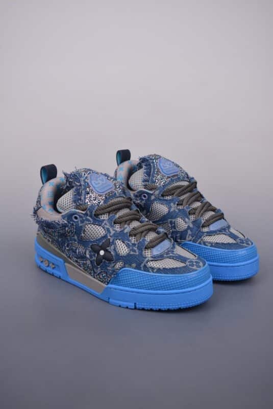 运动鞋, KD - LV Trainer 限定联名 高帮运动鞋 货号：2021s 无售 颜色：多拼色 版型：原版 系列：LV Trainer 限定联名 品牌：LV 鞋帮高度：高帮