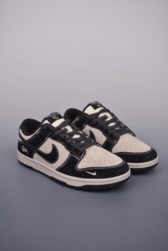 解构, SB Dunk Low, Nike SB Dunk Low, Nike, Dunk Low, Dunk - Nike SB Dunk Low 斯图西联名 鞋子类型：解构抽绳鞋带 红色 货号：MZ6357 149HS
