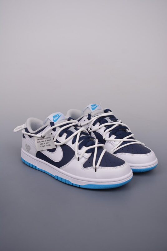 解构, SB Dunk Low, Nike SB Dunk Low, Nike, Dunk Low, Dunk - Nike SB Dunk Low 爱心海军蓝 解构抽绳鞋带 鞋子类型：低帮 纯原大厂出品 极力推荐 原装头层材料 独家版型蒸餾加工 官方货号: DV0831 001HS 尺码：35.5 36 36.5 37.5 38 38.5 39 40 40.5 41 42 42.5 43 44 44.5 45 46