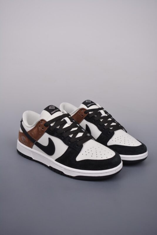解构, SB Dunk Low, Nike SB Dunk Low, Nike, Dunk Low, Dunk - Nike SB Dunk Low 钻石联名 鞋子类型：解构抽绳鞋带 鞋帮高度：低帮 颜色：纯原 货号：FC1688 125HS