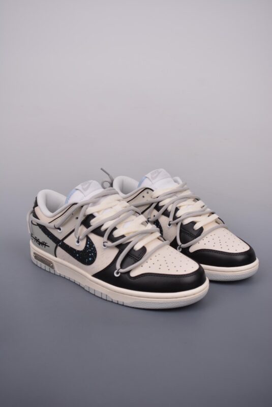 解构, SB Dunk Low, Nike SB Dunk Low, Nike, Dunk Low, Dunk - Nike SB Dunk Low 熊猫恶作剧 鞋子类型：解构抽绳鞋带 颜色：星际迷航 货号：DV0831 101OD