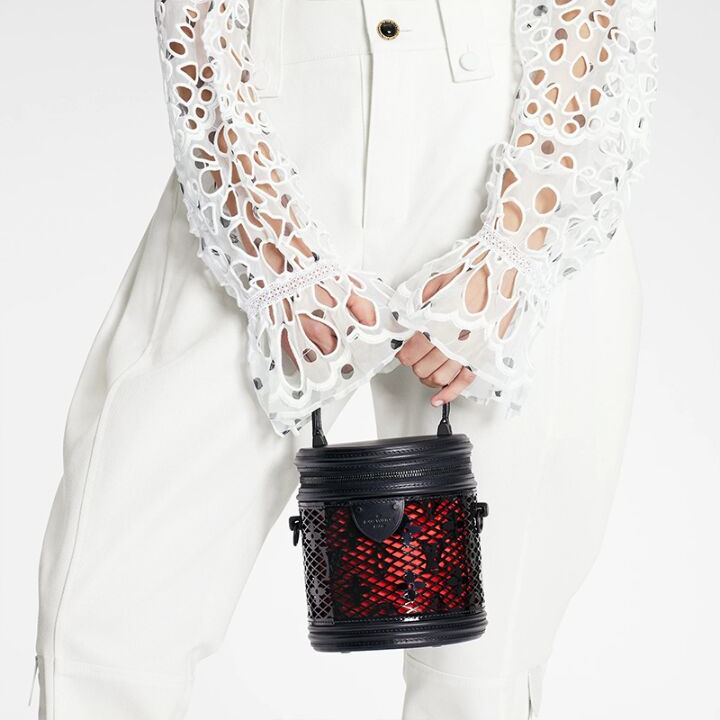 LOUIS VUITTON Cannes 经典老花可调节可拆卸肩带 漆面牛皮革 单肩手提包 女款 黑色