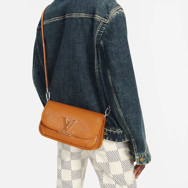 LOUIS VUITTON Buci 树脂Logo标识 Epi粒面牛皮革 单肩斜挎包 女款 焦糖棕黄