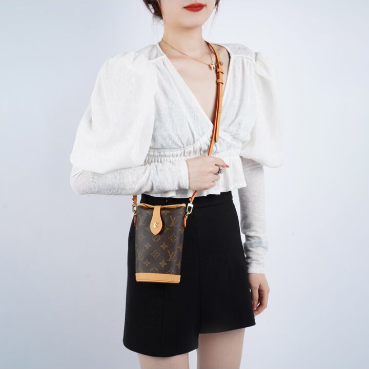 LOUIS VUITTON FOLD ME系列 经典老花 涂层帆布 薯条包手机包单肩斜挎包 迷你 女款 棕色