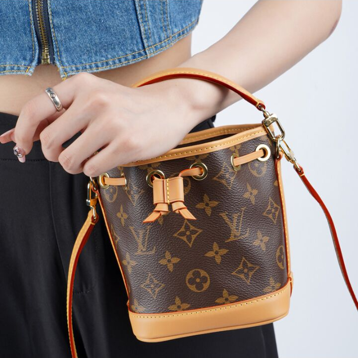 LOUIS VUITTON NOE 可拆卸可调节肩带抽绳 牛皮 水桶包手提单肩斜挎包 迷你 女款 棕色老花