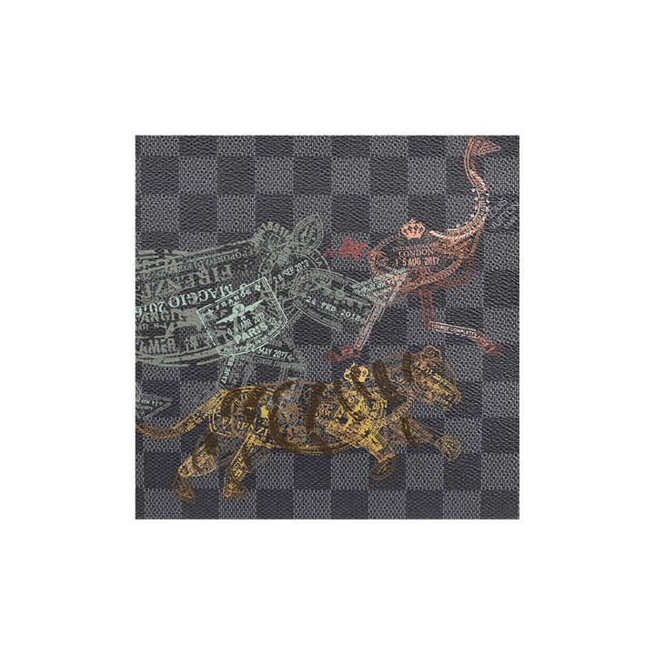 LOUIS VUITTON Pochette Voyage MM 老虎图案棋盘格纹护照印章风格老花 帆布拼牛皮饰边 盥洗包洗漱包手拿包 中号 男款 灰黑色