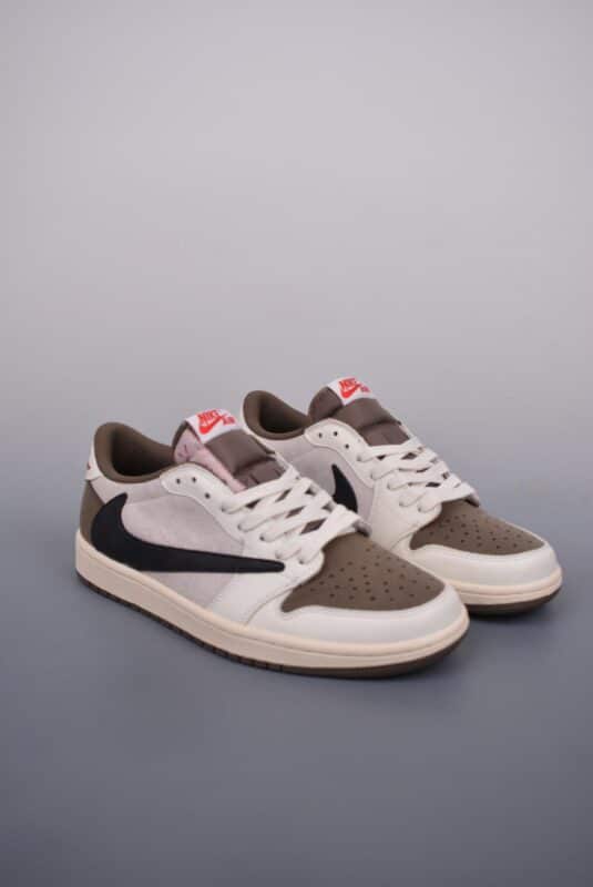 篮球鞋, 球鞋, 倒钩, Jordan, Air Jordan 1 Low, Air Jordan 1, Air Jordan - Air Jordan 1 Low 三方联名倒钩 黑白蓝 品牌：Air Jordan 系列：1 篮球鞋 货号：DM7866 715DX