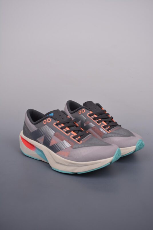 运动鞋, 球鞋, New Balance, KD - 品牌: New Balance
系列: Fuel Cell
鞋子类型: 低帮网球鞋
颜色: 未提及
货号: MTTTRLG1CF