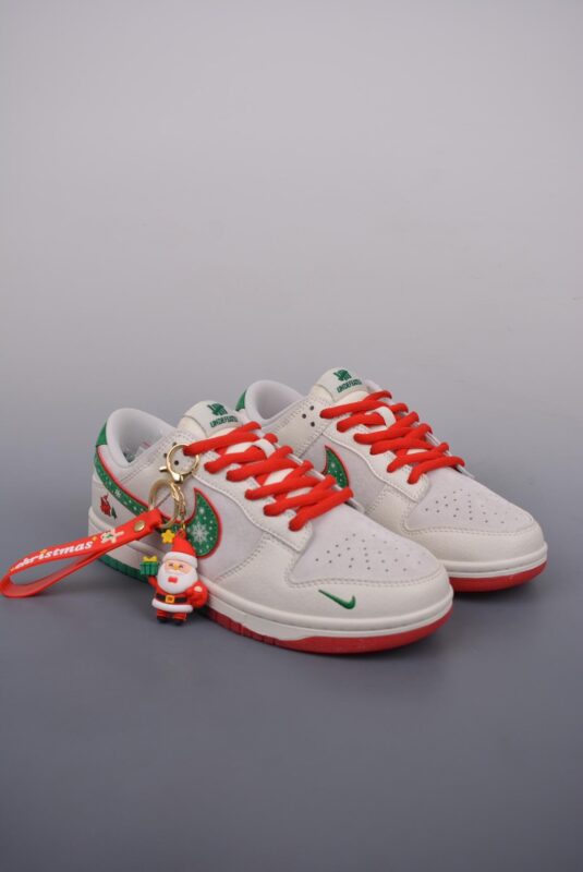 SB Dunk Low, Nike SB Dunk Low, Nike, Dunk Low, Dunk - Nike SB Dunk Low UN联名 圣诞节